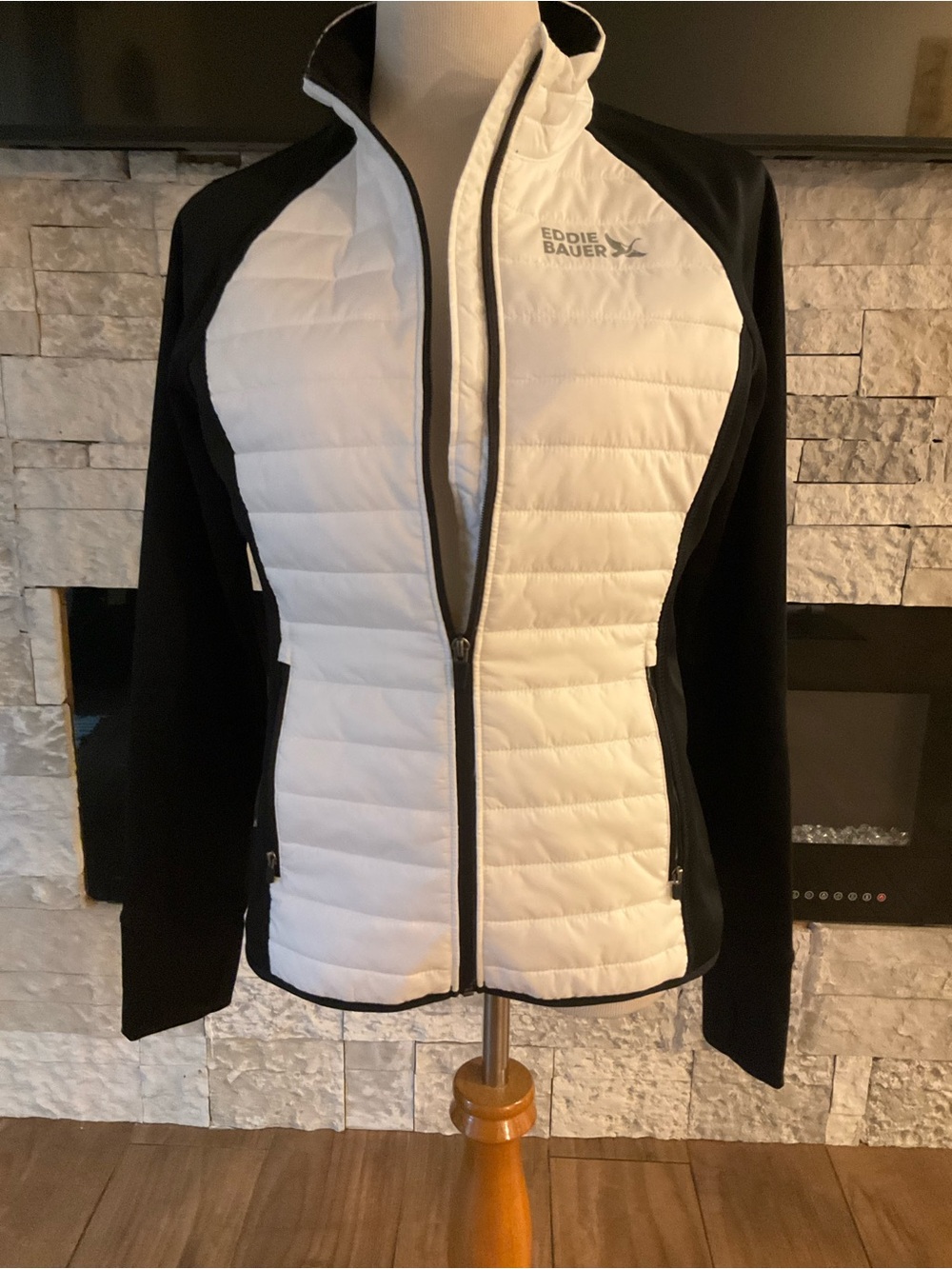 Eddie Bauer Black & White Quilted Hybrid Jacket Size M